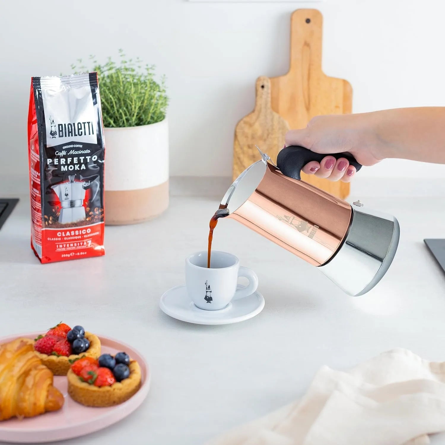 Bialetti-New-Venus-Induction-Cups-Stainless-Steel-Stovetop-Espresso-Coffee-Maker-Copper-2