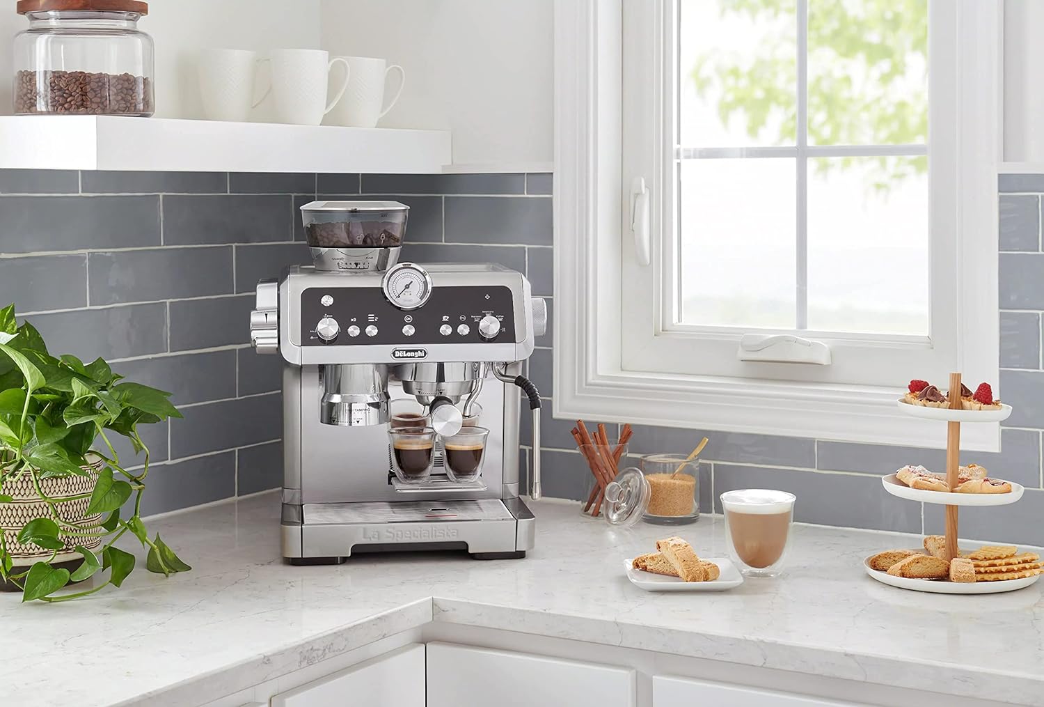 DeLonghi EC9355.M, Barista Pump Espresso Machine Latteholic