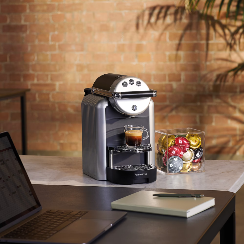 Zenius Lux Lines Coffee Machine | Pigment France | Bonadea